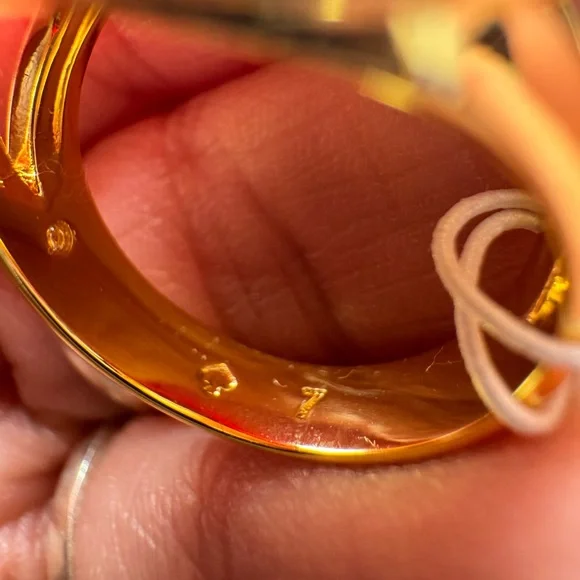 Kate Spade Mother of Pearl Signature Spade Ring NWT Dust Bag Size 7 - Picture 3 of 4